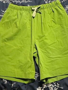 Fabletics Green 7" One Short with Drawstring